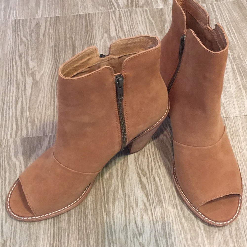 Corso Como Boot Sz 9.5 M Leather Upper